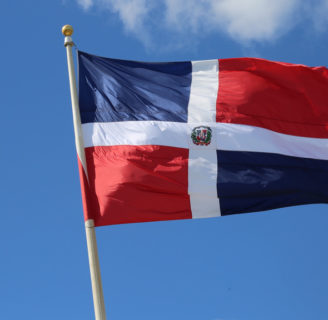 Bandera de República Dominicana: historia, significado, y más